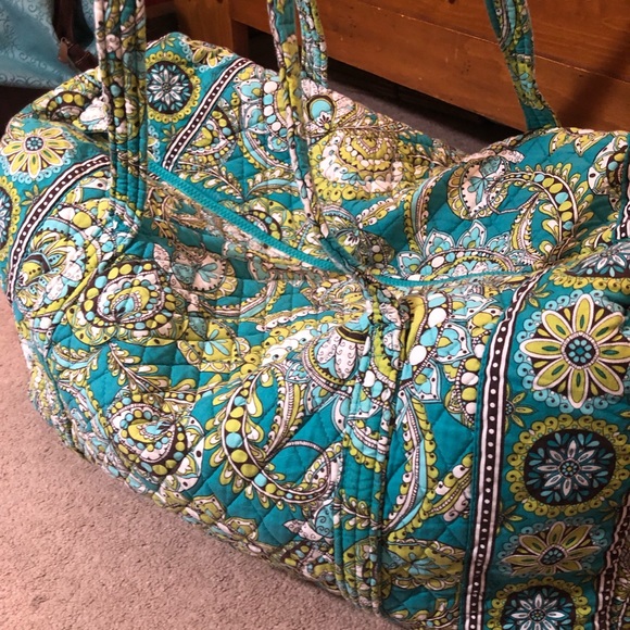 Vera Bradley Handbags - ☀️SALE☀️ Vera Bradley Large Travel Duffle Bag EUC